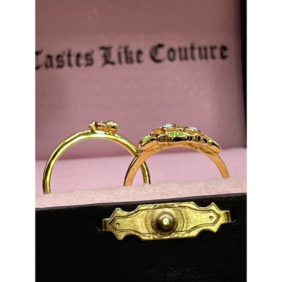 Juicy Couture Set of Two Rings Gold
tone enamel pink Flower Bumblebee Sz 6.25 - Picture 11 of 13